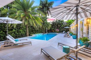 Single Family Residence, 154 4th Ave N, Naples FL 34102