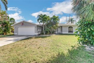 Single Family Residence, 5333 Malaluka Ct, Cape Coral FL 33904