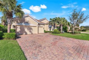 Single Family Residence, 9302 Quarry Dr, Naples FL 34120