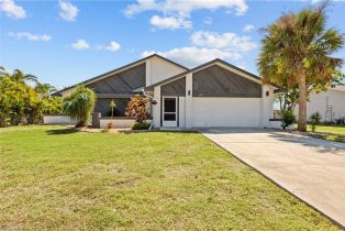 Single Family Residence, 6013 Macbeth Ln, Fort Myers FL 33908
