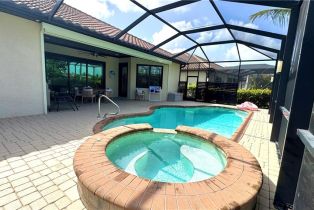 Single Family Residence, 28004 Kerry Ct, Bonita Springs FL 34135