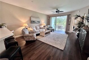 , 4650 Yacht Harbor Dr # 123, Naples FL 34112
