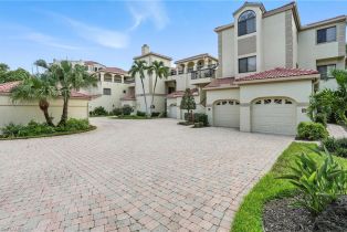 Low Rise (1-3), 7032 Pelican Bay Blvd # E304, Naples FL 34108
