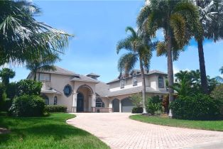 Single Family Residence, 649 Bow Line Dr, Naples FL 34103