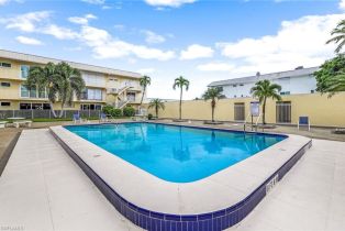 Low Rise (1-3), 1100 8th Ave S # H227, Naples FL 34102