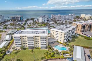 Mid Rise (4-7), 3410 Gulf Shore Blvd N # 305, Naples FL 3410334103 