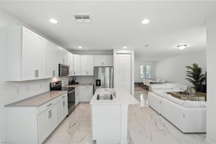 Single Family Residence, 26548 Bonita Fairways Blvd, Bonita Springs FL 34135
