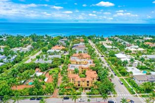 Villa Attached, 270 5th Ave S # 2, Naples FL 34102