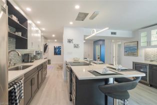 Mid Rise (4-7), 788 Park Shore Dr # F37, Naples FL 34103