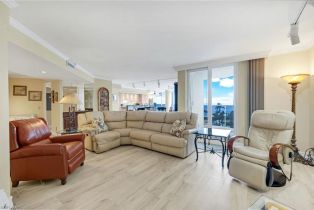 , 4041 Gulf Shore Blvd N # 403, Naples FL 34103