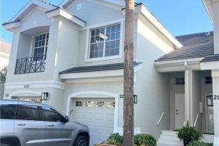 Low Rise (1-3), 2150 Aberdeen Ln # 202, Naples FL 34109