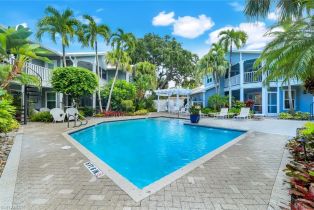 , 376 3rd St S # 102, Naples FL 34102