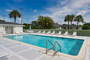 , 1310 Charleston Square Dr # 1, Naples FL 34110