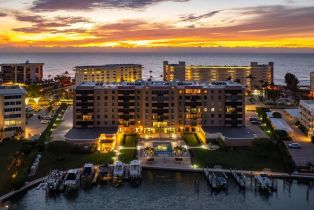 Mid Rise (4-7), 3430 Gulf Shore Blvd N # 6i, Naples FL 3410334103 