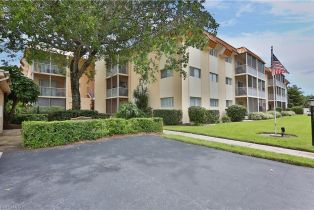 Low Rise (1-3), 1100 Gulf Shore Blvd N # 207, Naples FL 34102
