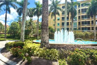 , 2738 Tiburon Blvd E # B405, Naples FL 34109
