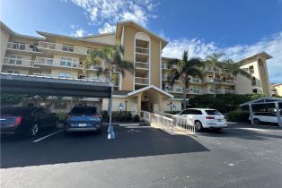 Mid Rise (4-7), 320 Horse Creek Dr # 105, Naples FL 34110