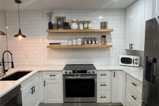 Low Rise (1-3), 50 Emerald Woods Dr A934108 