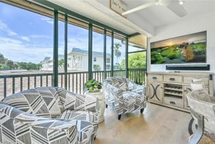 Low Rise (1-3), 3105 Riviera Dr # 201, Naples FL 34103