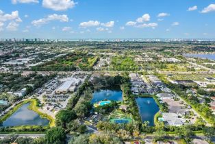 Villa Attached, 7049 Lone Oak Walden Shores, FL 34109