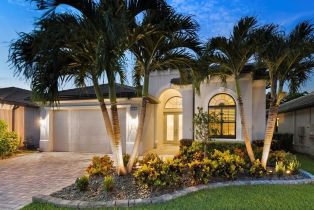 Single Family Residence, 10046 Florence Palazzo At Naples, FL 34119 