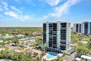 High Rise (8+), 430 Cove Tower Dr # 403, Naples FL 3411034110