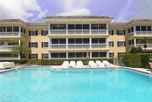 Low Rise (1-3), 666 3rd St S # 201, Naples FL 34102