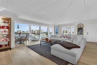 , 222 Harbour Dr # 403, Naples FL 34103