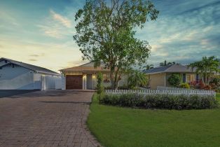 Single Family Residence, 637 103rd Ave N, Naples FL 34108