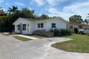 Duplex, 1740 Smugglers Cv, Naples FL 34112