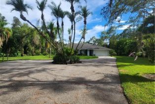 Single Family Residence, 5930 Spanish Oaks Ln, Naples FL 34119