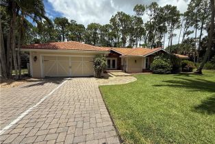 Single Family Residence, 2347 Coach House Ln, Naples FL 34105
