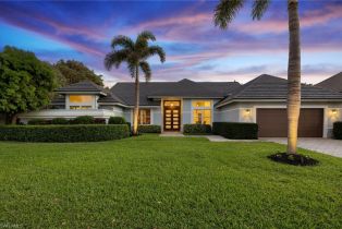 Single Family Residence, 812 ARROWHEAD Pelican Bay, FL 34108 