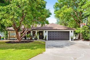 Single Family Residence, 205 Madison Willoughby Acres, FL 34110 