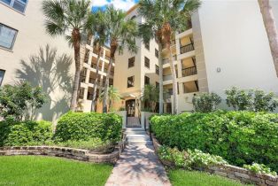 , 7040 Pelican Bay Blvd # 301, Naples FL 34108