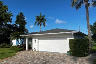 Single Family Residence, 321 Burning Tree Dr, Naples FL 34105