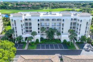 , 7671 Pebble Creek Cir # 206, Naples FL 34108