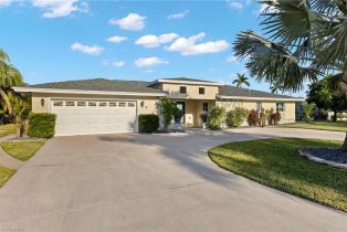 Single Family Residence, 5211 Pocatella Ct, Cape Coral FL 33904