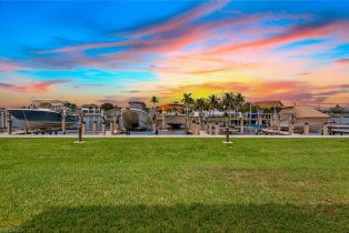 Low Rise (1-3), 214 Waterway Ct # 101, Marco Island FL 3414534145 