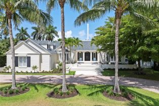 Single Family Residence, 2700 Treasure Ln, Naples FL 34102