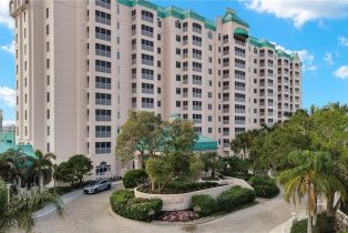 , 100 Glenview Pl # 202, Naples FL 34108