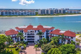 Mid Rise (4-7), 421 La Peninsula Blvd # 421, Naples FL 3411334113 