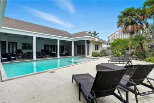 Single Family Residence, 5122 Starfish Ave, Naples FL 34103