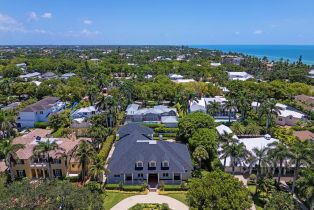 Single Family Residence, 194 4th Ave N, Naples FL 34102