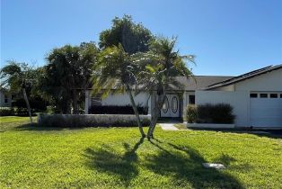 Single Family Residence, 547 Eastwood Greenwood, FL 34110 