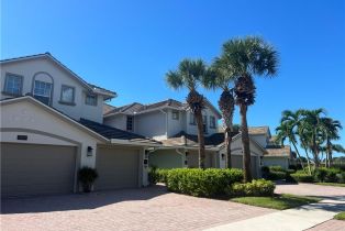 Low Rise (1-3), 6809 Ascot Dr # 201, Naples FL 34113