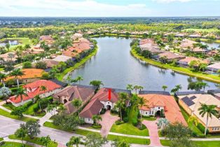 Single Family Residence, 8957 Shenendoah Cir, Naples FL 34113