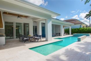 Single Family Residence, 700 Wedge Dr, Naples FL 34103