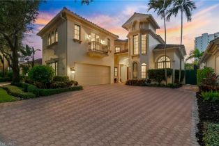 Single Family Residence, 8169 Via Vecchia Vizcaya At Bay Colony, FL 34108 