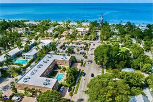 Low Rise (1-3), 1222 Gordon Dr # 14, Naples FL 34102